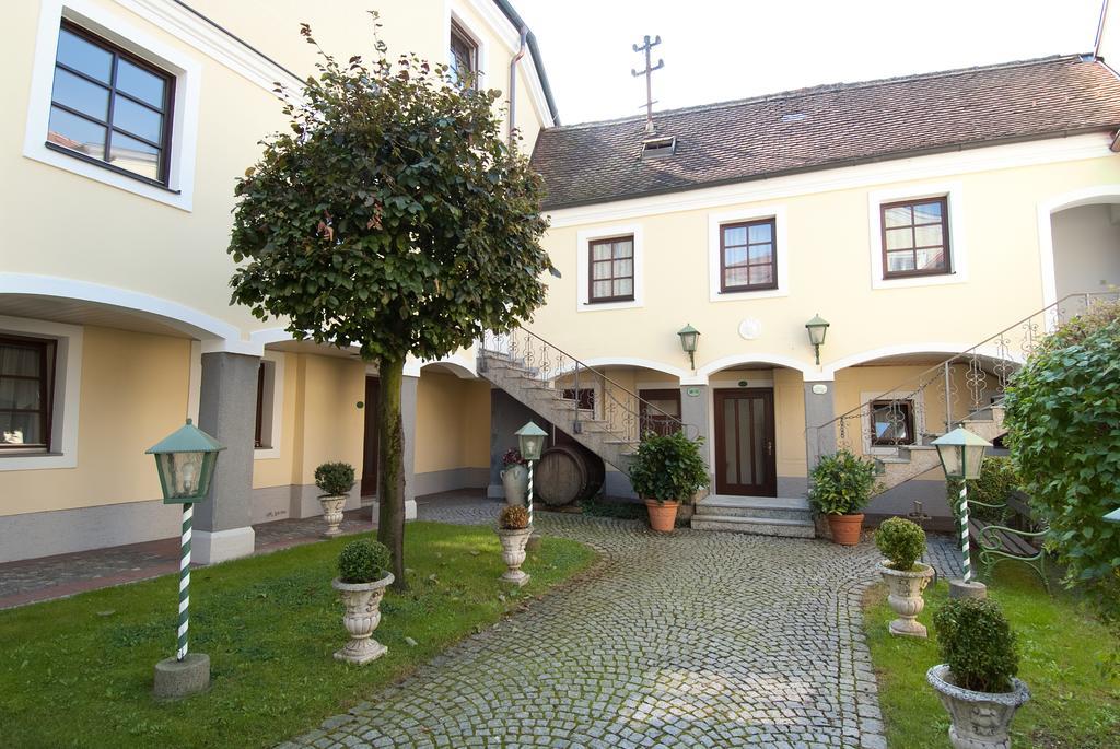 Hotel Biedermeier Hof Schaerding Exterior photo